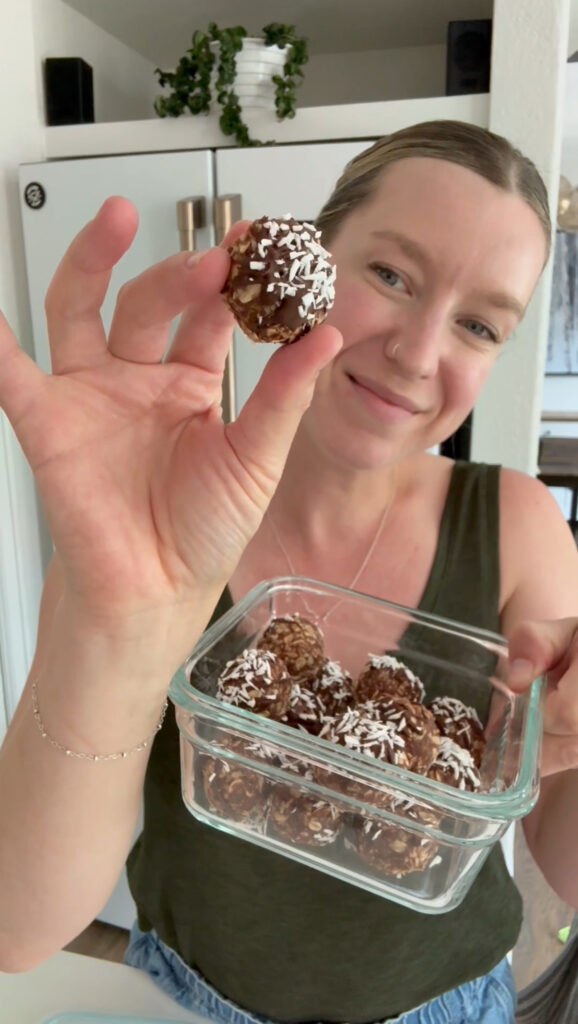 chocolate hazelnut energy bite with hannah 